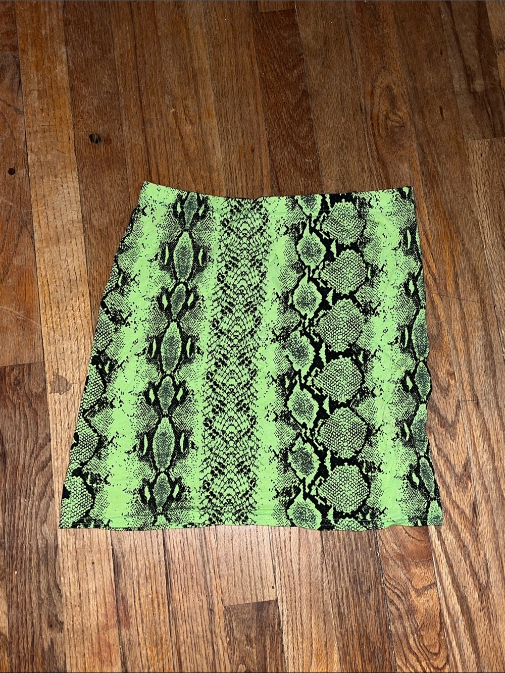 Lime green snake print boohoo mini skirt